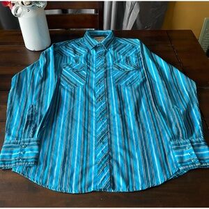 Wrangler Men’s Large Blue Striped Button Down Long Sleeved Shirt